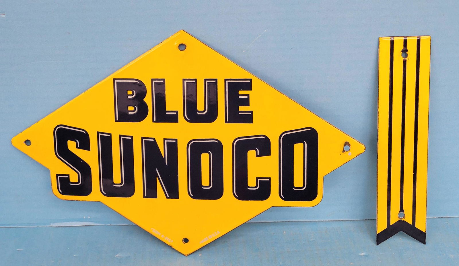 Blue Sunoco Porcelain Pump Plate with Porcelain Accent Strip (1 of 2)