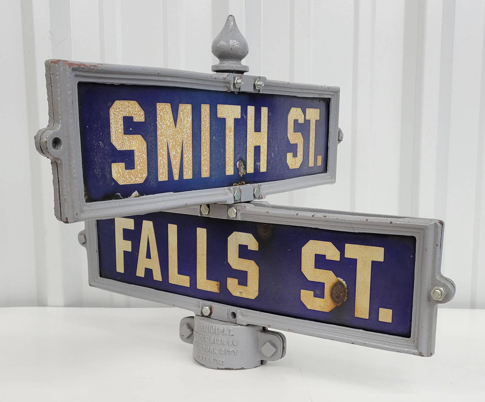 Porcelain Cast Iron Falls St. / Smith St. Street Signs Auction