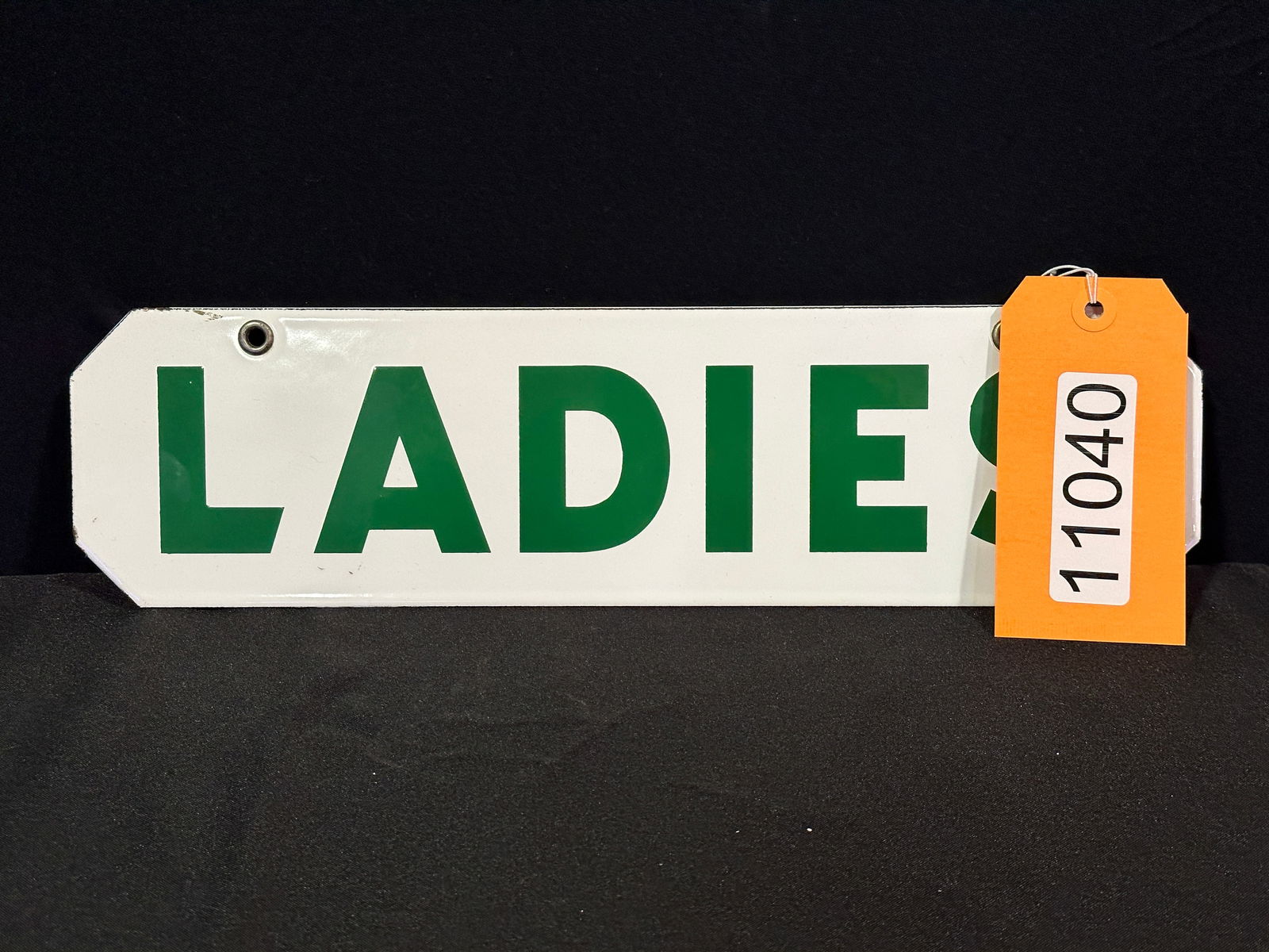Sinclair Ladies rest room porcelain sign Women?s (1 of 2)