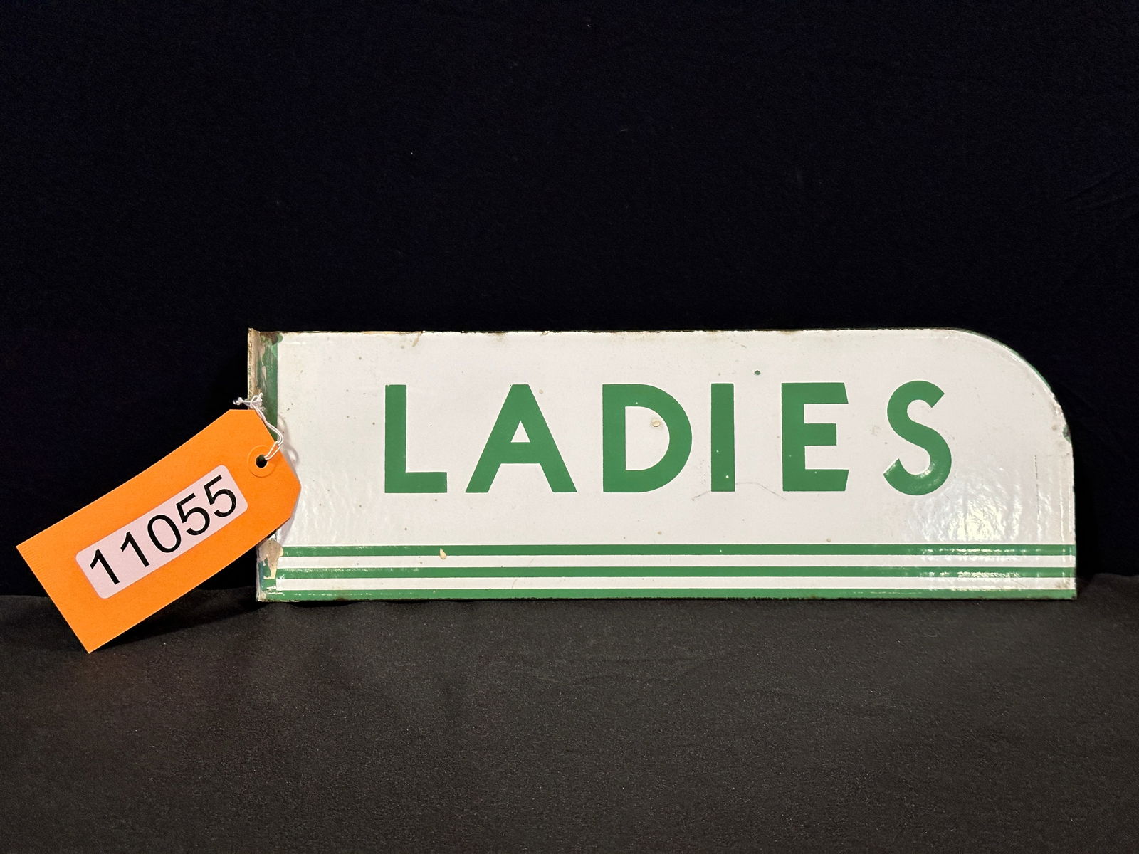 Texaco Ladies porcelain restroom bathroom sign (1 of 2)