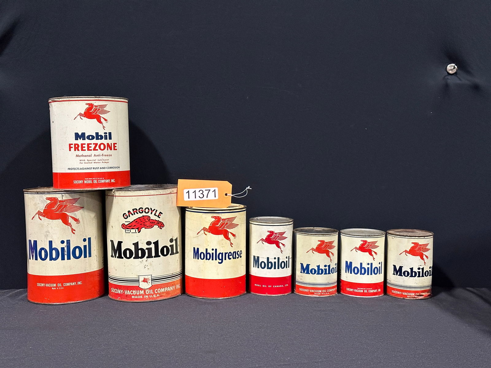 8 Mobiloil Socony Mobil oil quart gallon can: Lot of 8 Mobil oil cans.