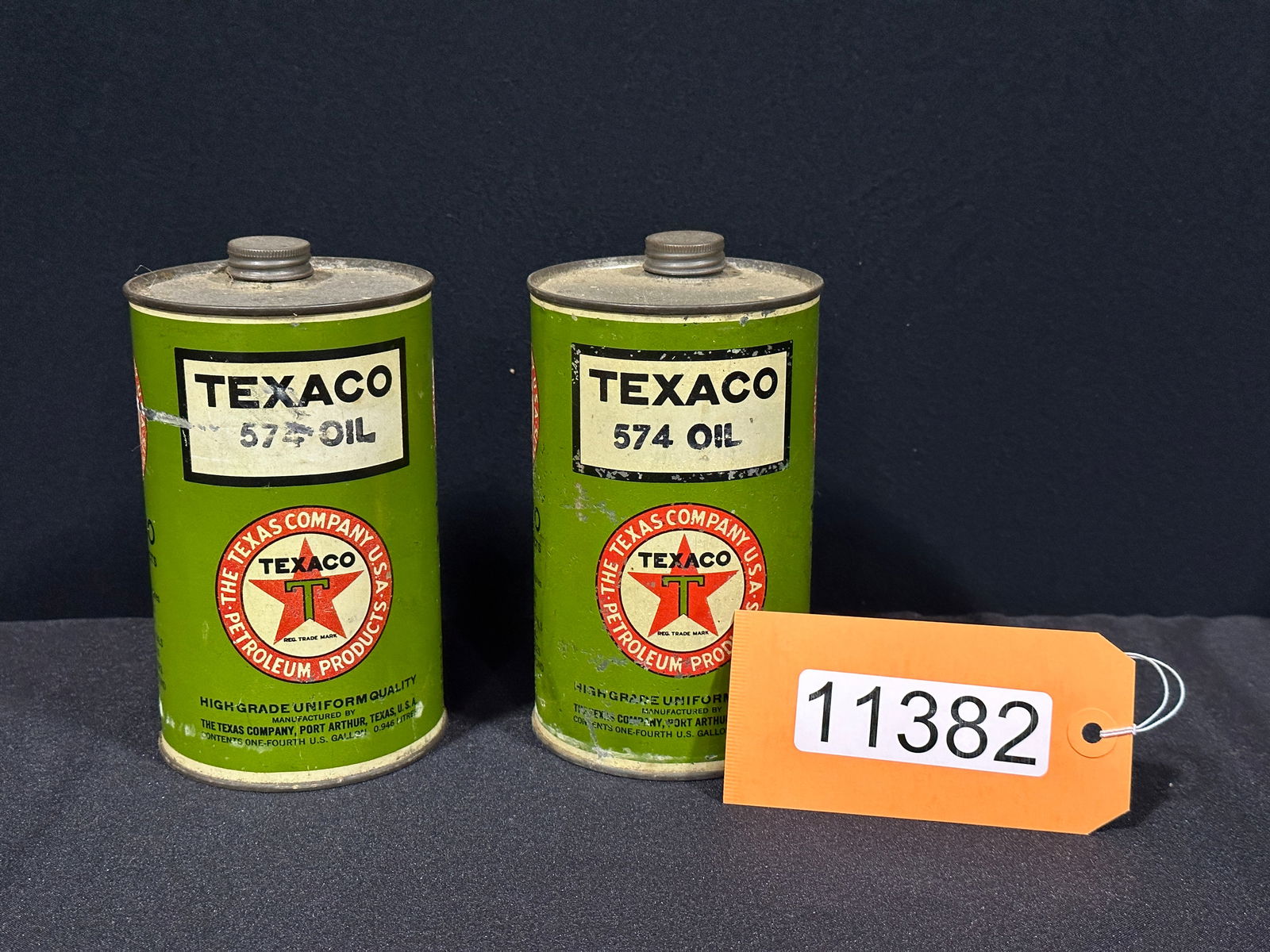2 Texaco 574 motor oil cans (1 of 2)