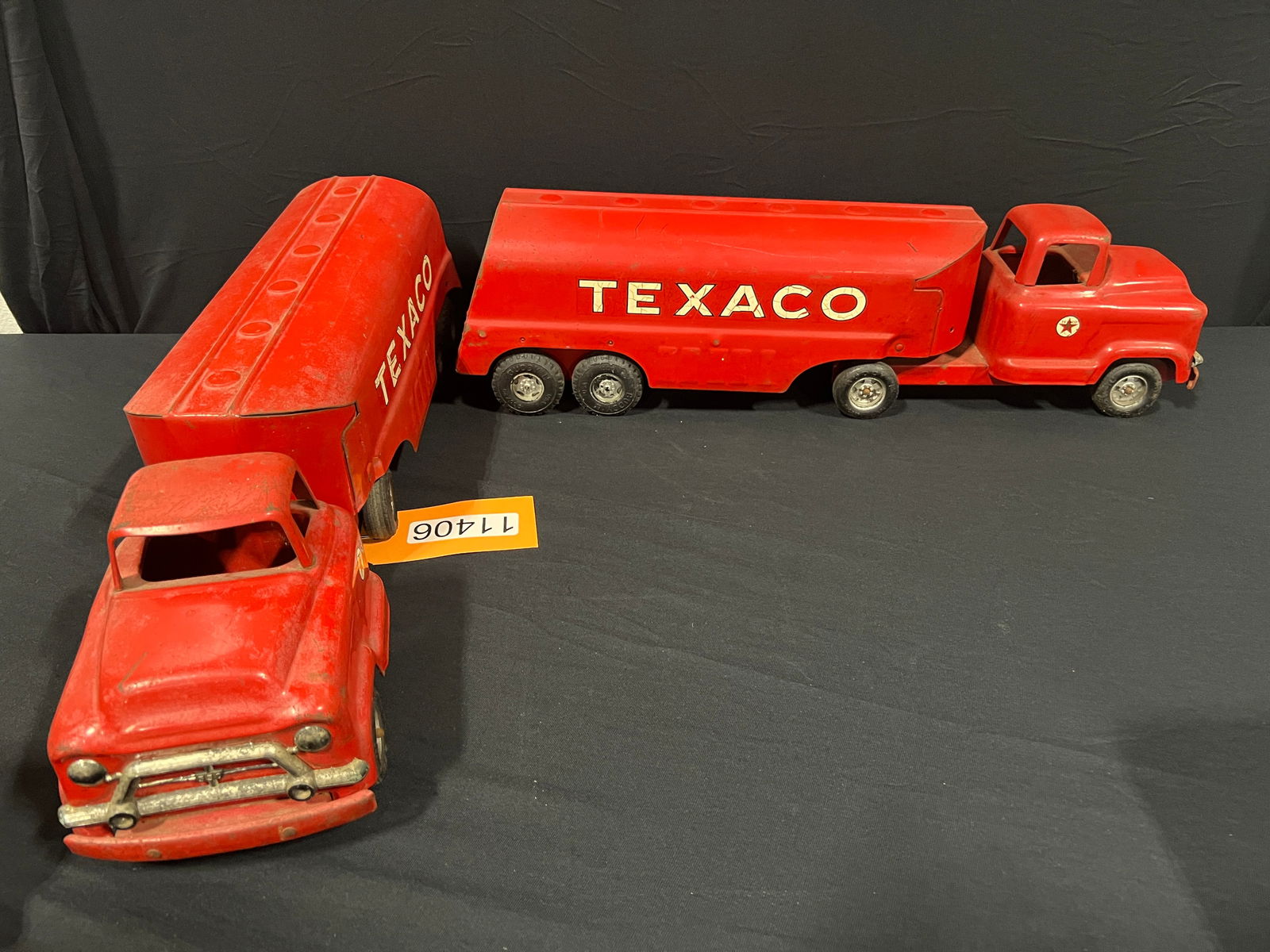 2 Texaco Gas oil Buddy L Toy tanker truck (1 of 4)