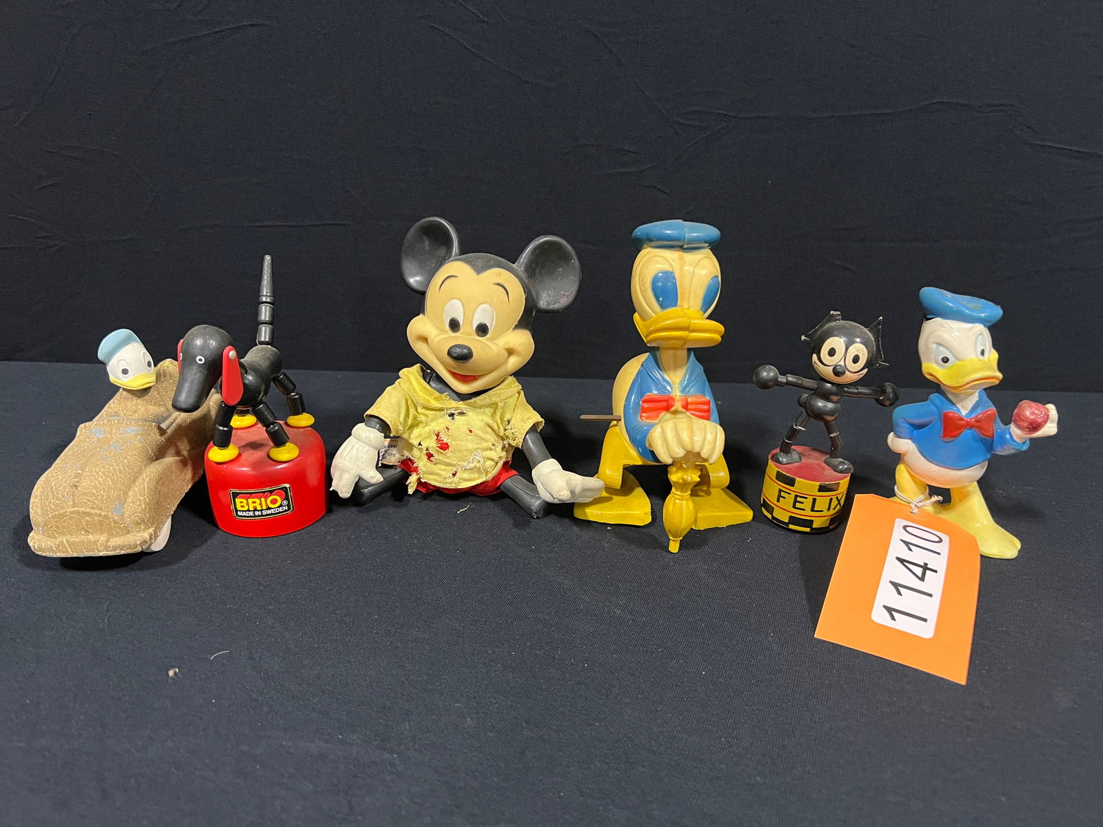 Disney Donald Duck Mickey Felix toys Brio Dog (1 of 2)