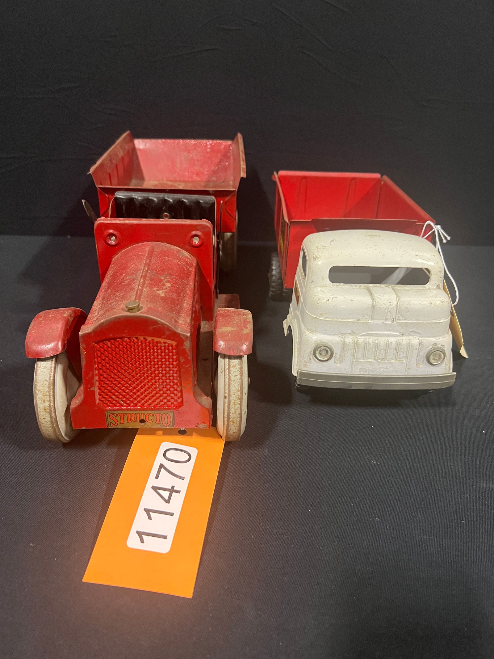 Structo Toys construction company dump truck toy (1 of 5)