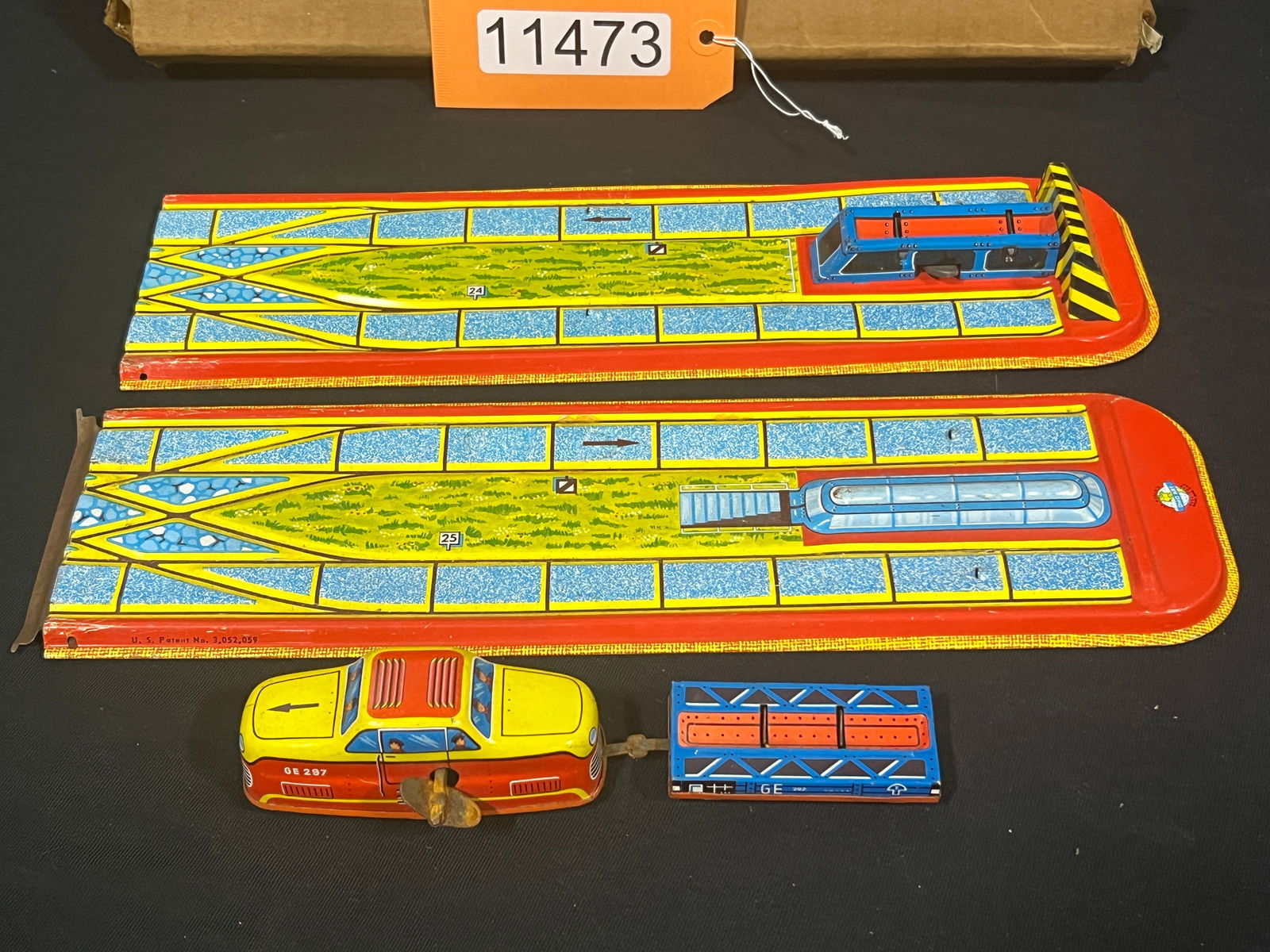 Technofix wind up toy GE 297 w/track metal tin train (1 of 2)