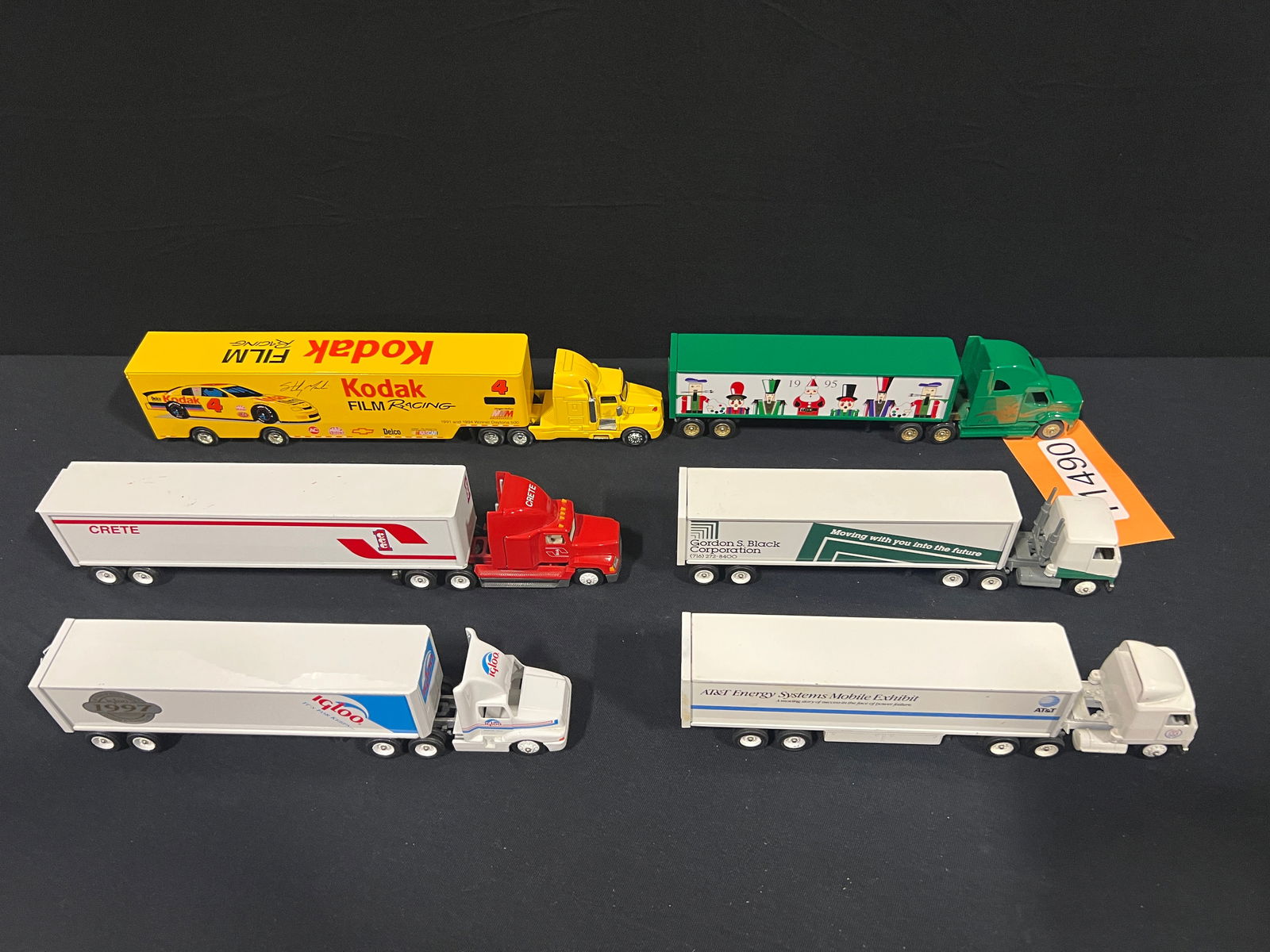 Winross Kodak AT&T Crete Igloo Black Christmas truck (1 of 2)