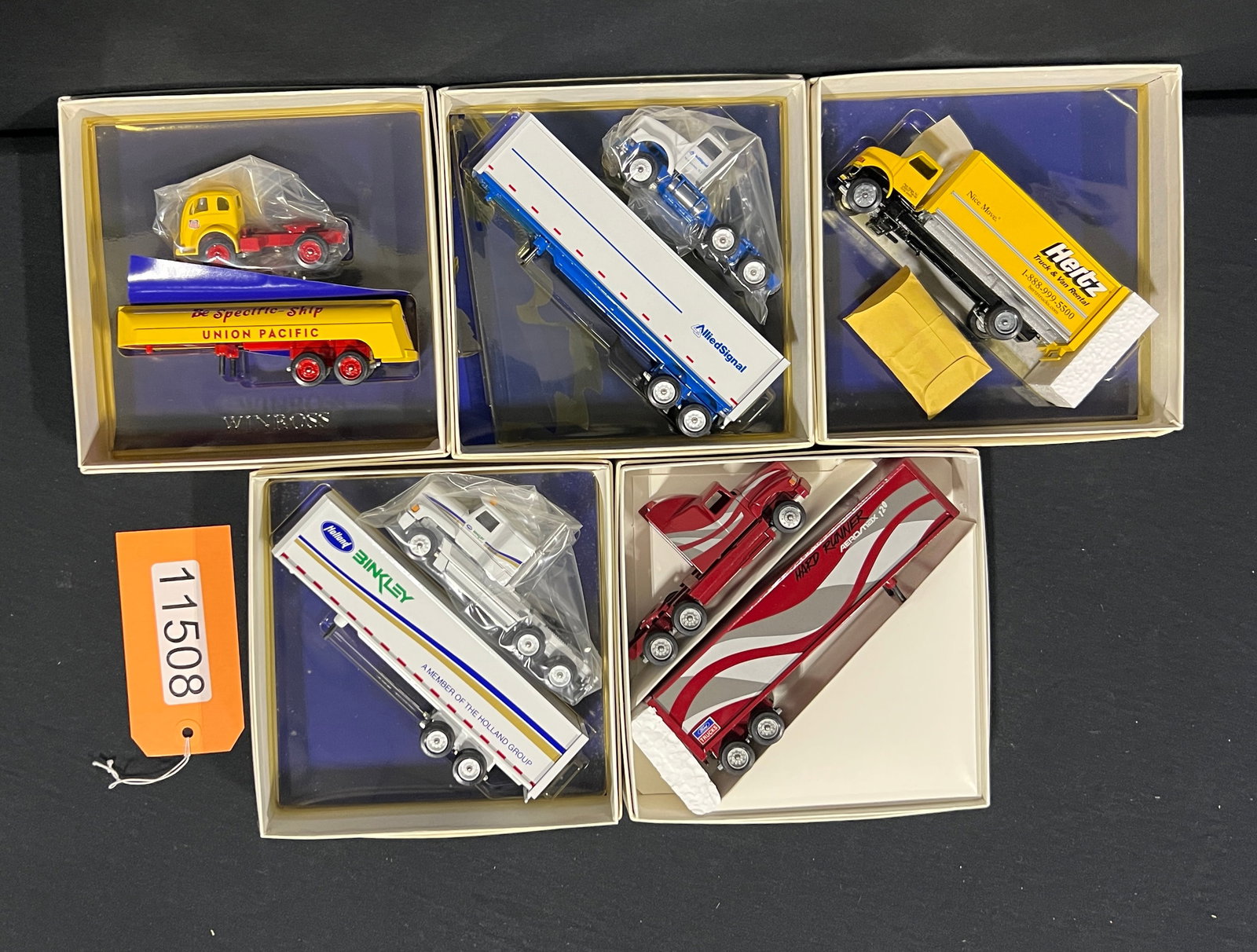 Winross Binkley Aeromax Union Pacific Hertz Allied toy: 5 Winross Binkley, Hard runner Aeromax, union pacific, allied signal and hertz. 7" H x 7" W x 4" D.