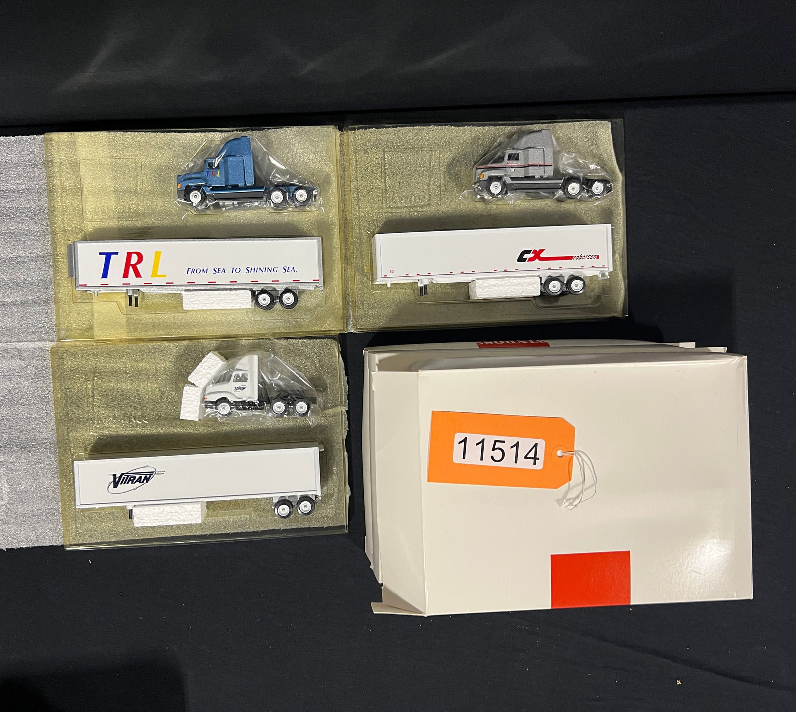 Winross Vitran CX Roberson TRL transportation trucks (1 of 1)