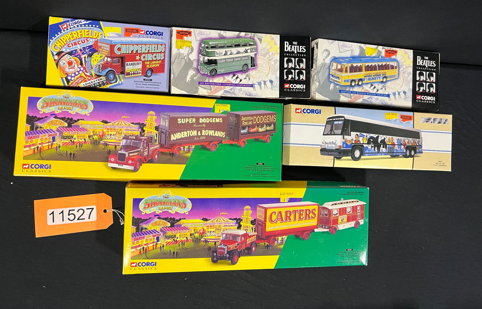 Corgi Classics Truck Circus Beatles Sea World Bus toy (1 of 2)