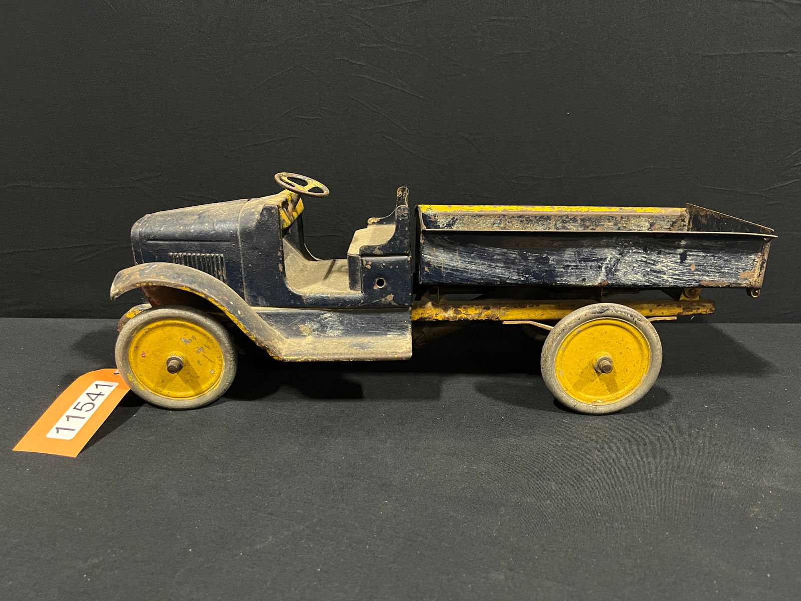 Buddy L hydraulic press steel dump truck (1 of 4)