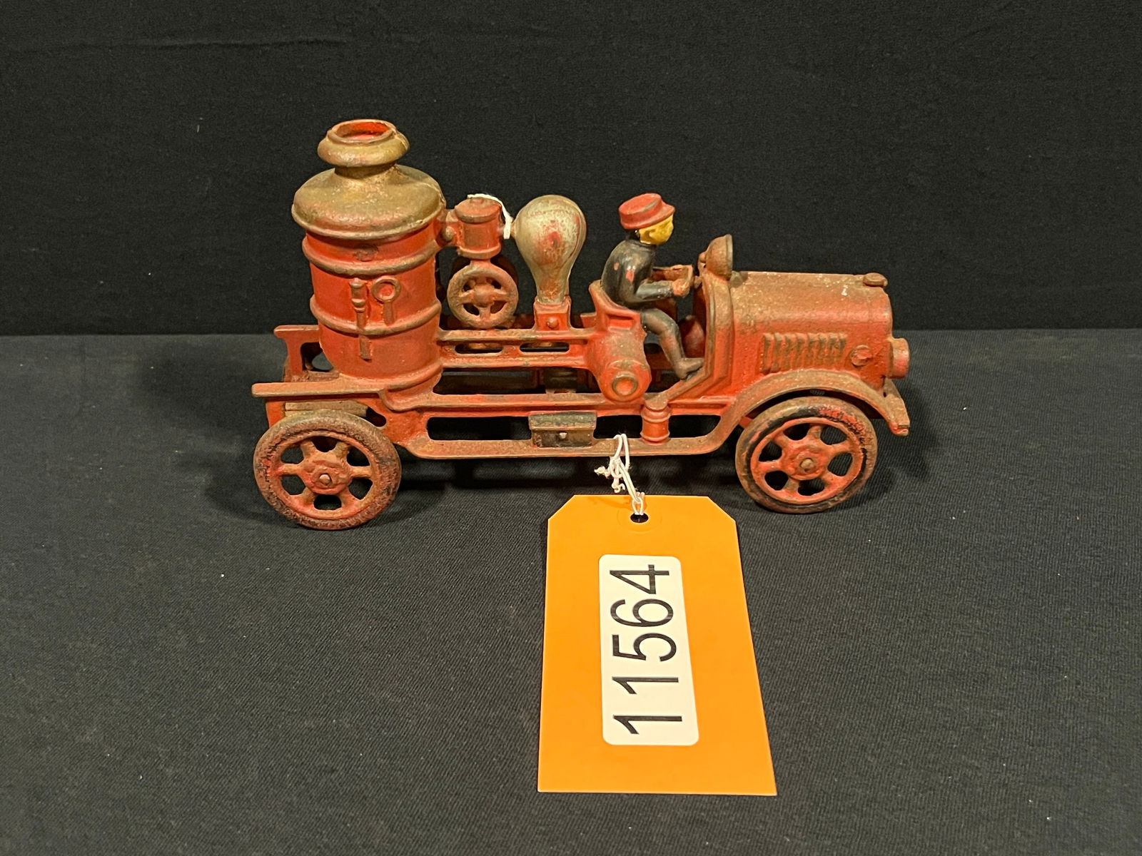 Large Kenton original fire pumper truck cast metal toy (1 of 4)