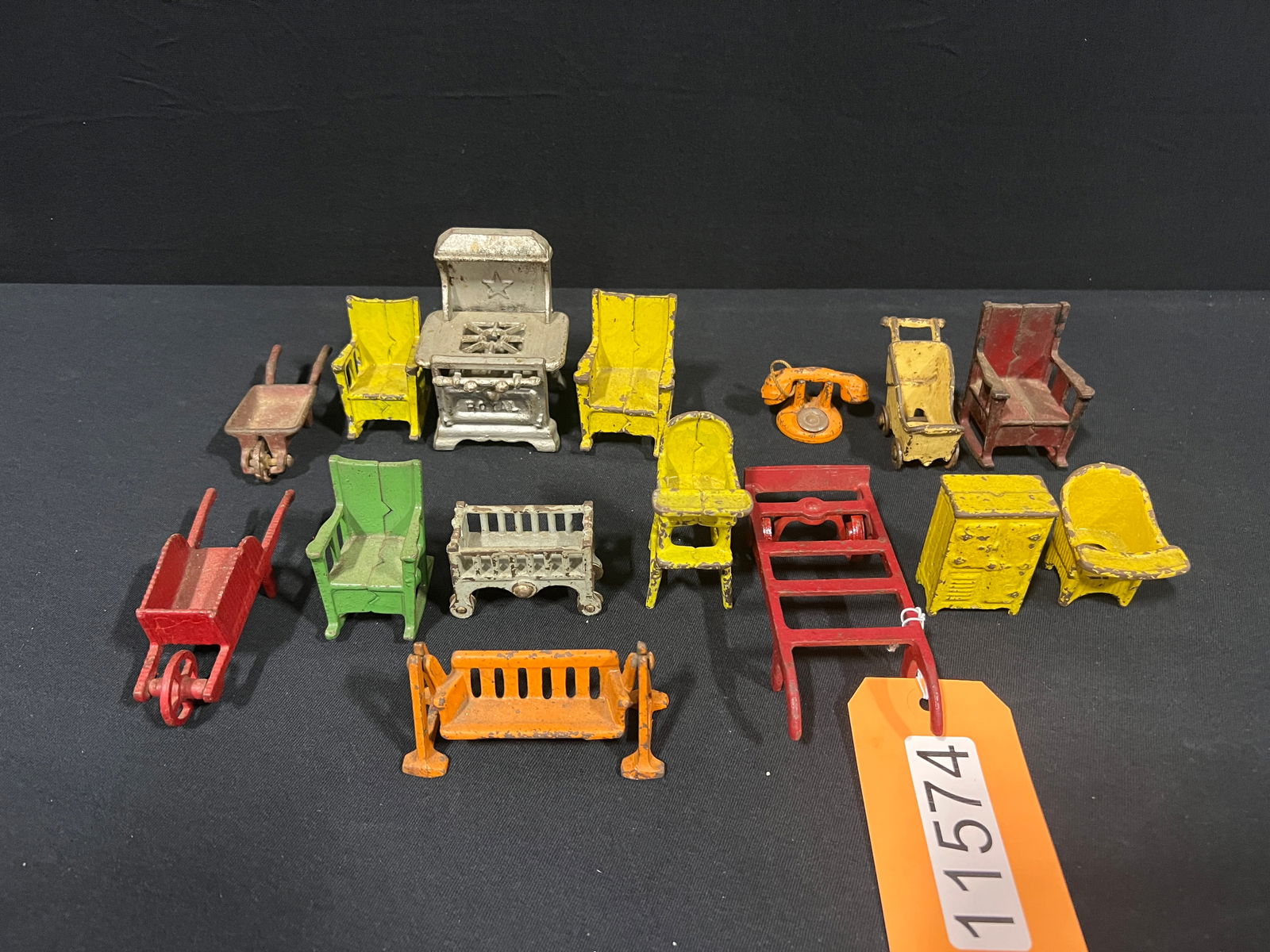 15 Cast iron toy Royal chair stove phone swing truck (1 of 2)
