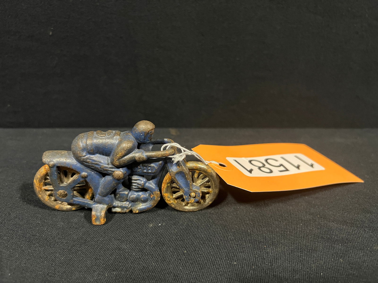 Hubley cast iron speed racer motorcycle toy (1 of 2)