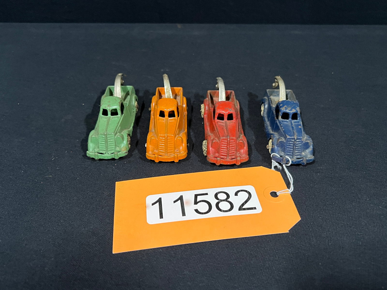 4 Hubley cast iron tow truck toy 4 (1 of 2)