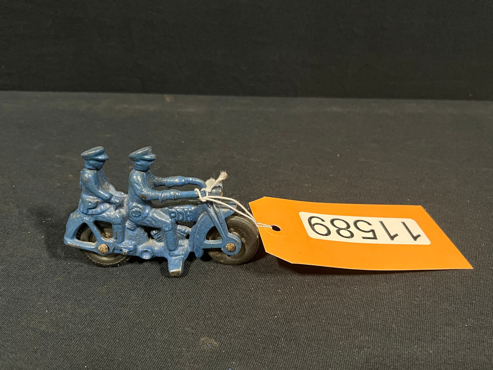 Hubley Cast Iron PDH tandem motorcycle toy blue (1 of 2)