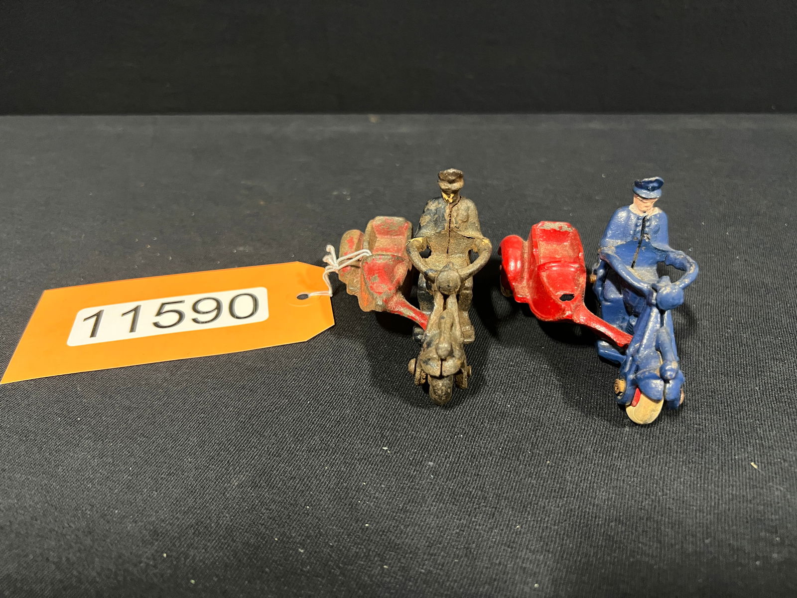 2 Champion police cast iron side car motorcycle toy 4 (1 of 3)