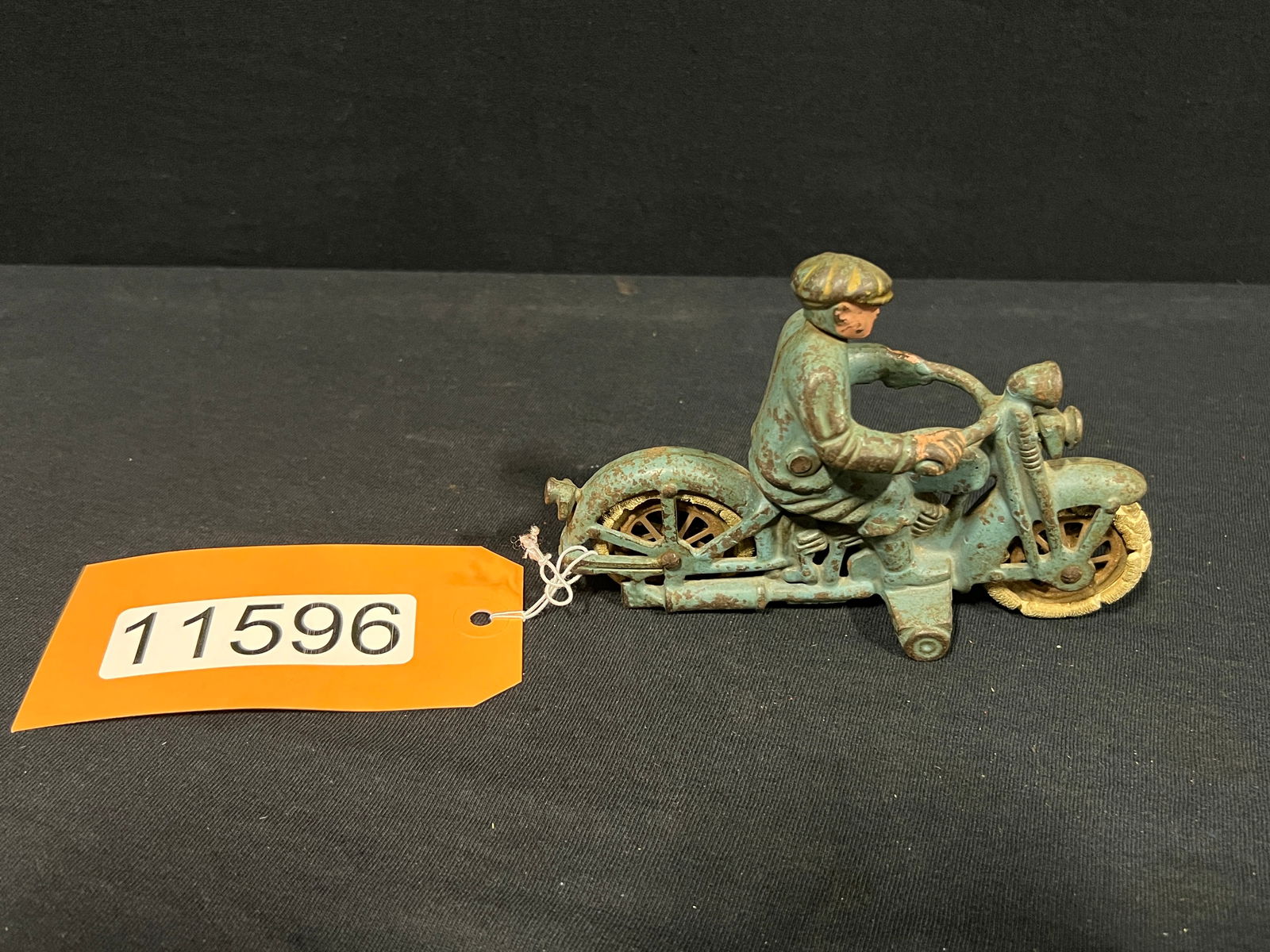 Hubley cast iron Harley Davidson motorcycle toy 6 (1 of 4)