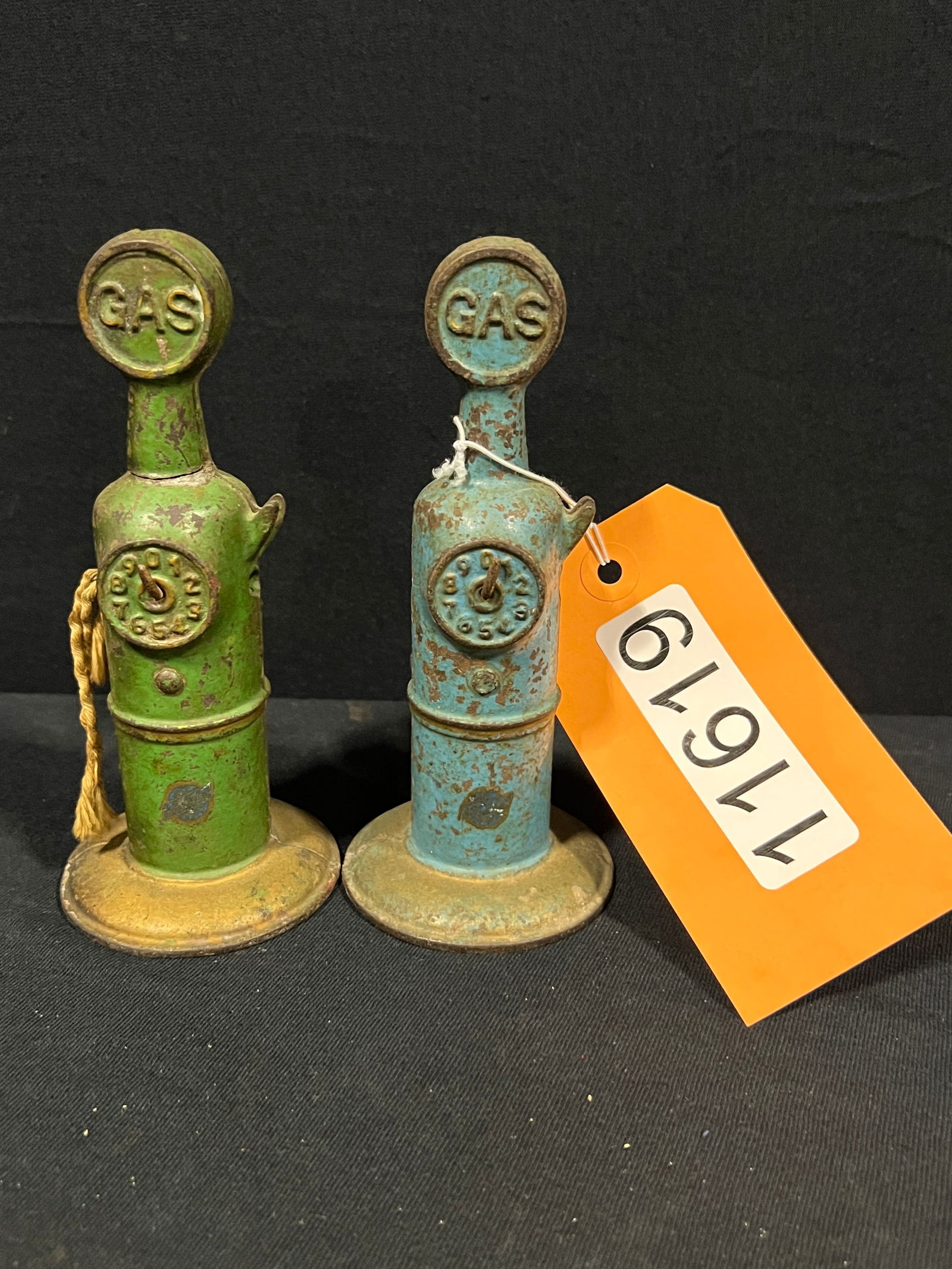 2 Arcade cast iron gas pump toys (1 of 2)