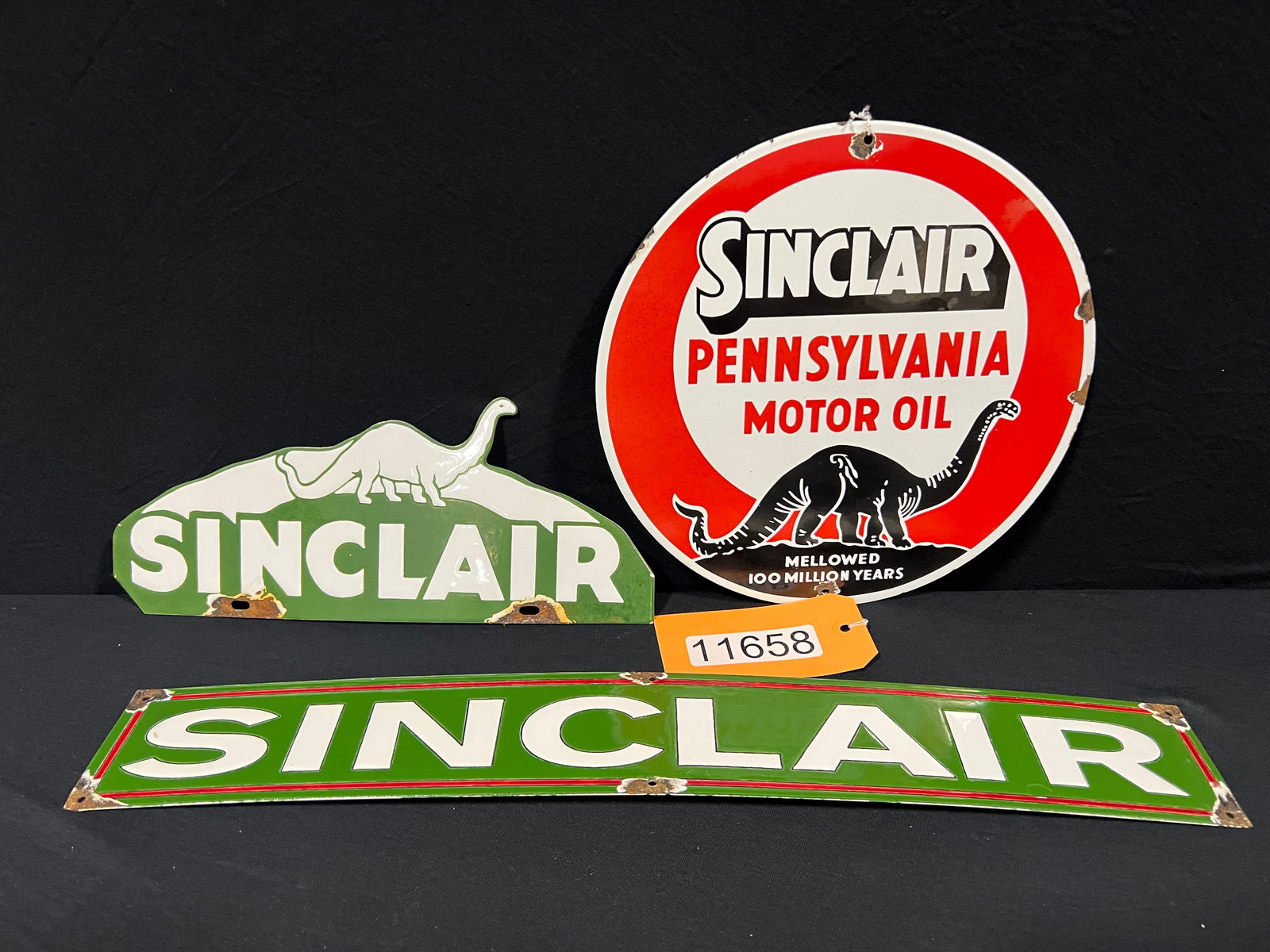 3 Sinclair motor oil porcelain sign (1 of 2)
