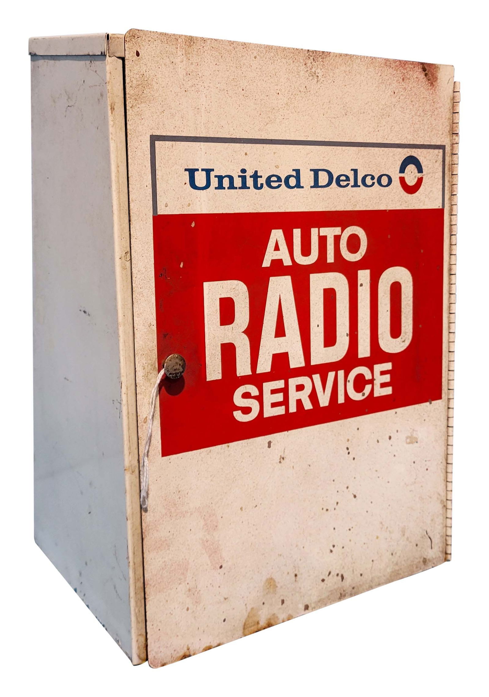 United Delco Auto Radio Service Counter Top Display Cabinet (Small) (1 of 2)