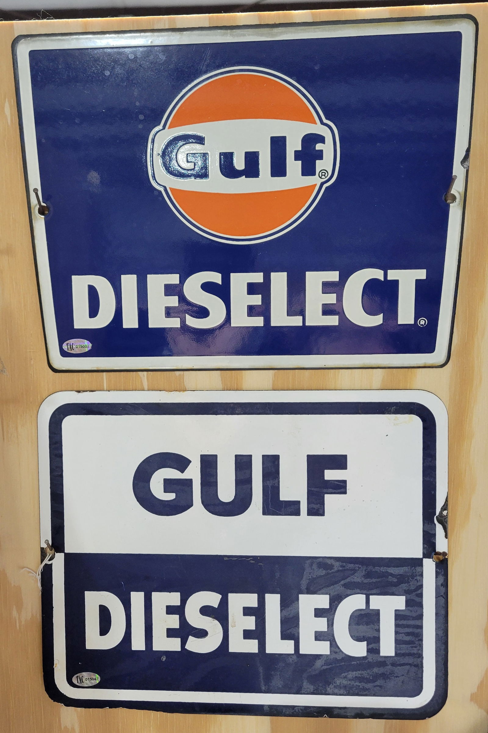 Lot of 2 Gulf Dieselect Porcelain Pump Plate Signs (1 of 3)