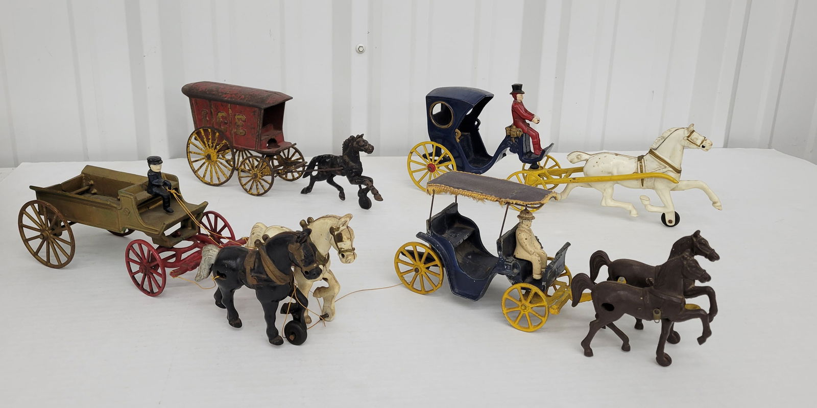 Lot of 4 Antique Cast Iron Toys (1 of 9)