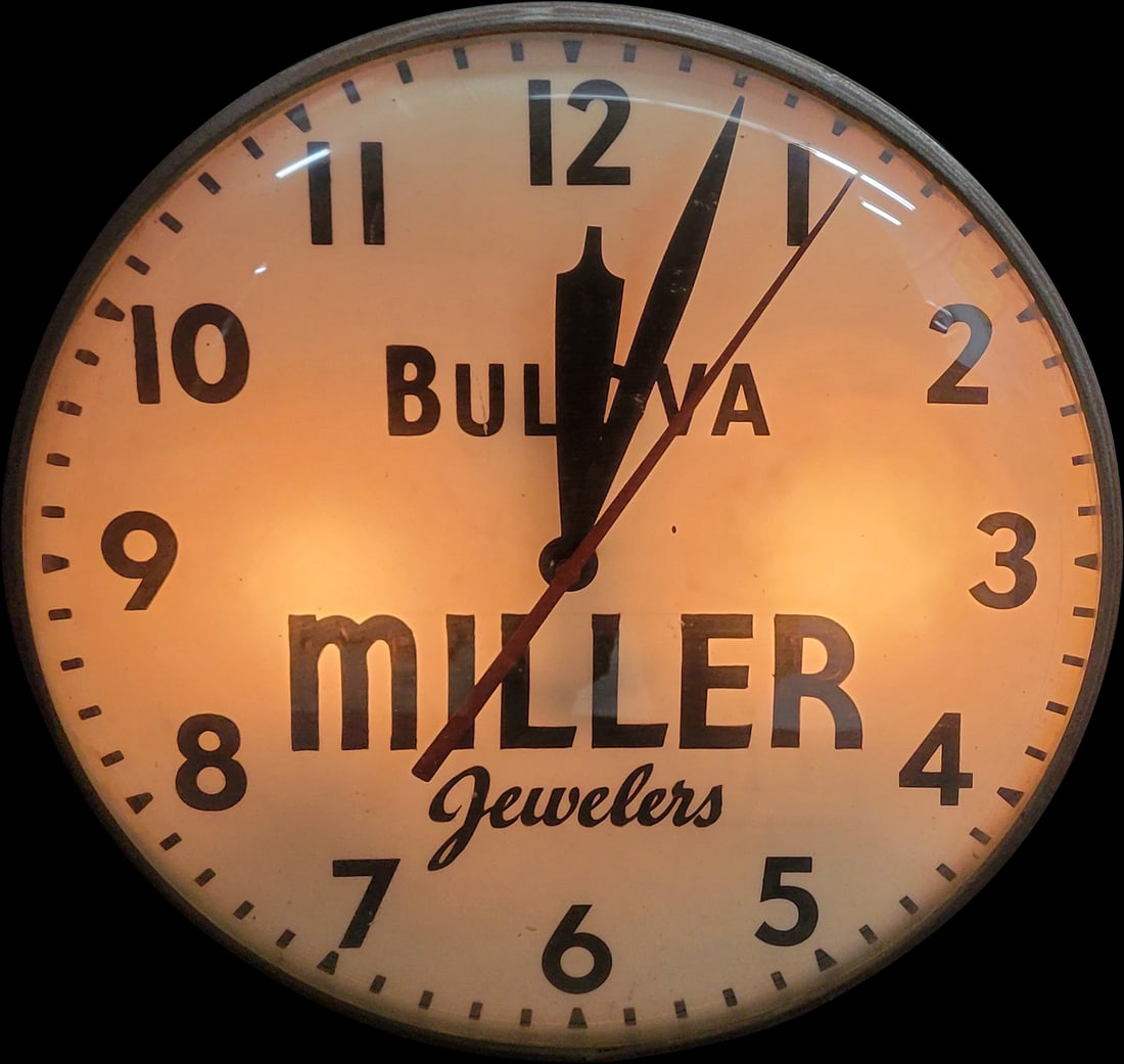 Miller Jewelers Bulova Light Up Electric Clock (1 of 1)