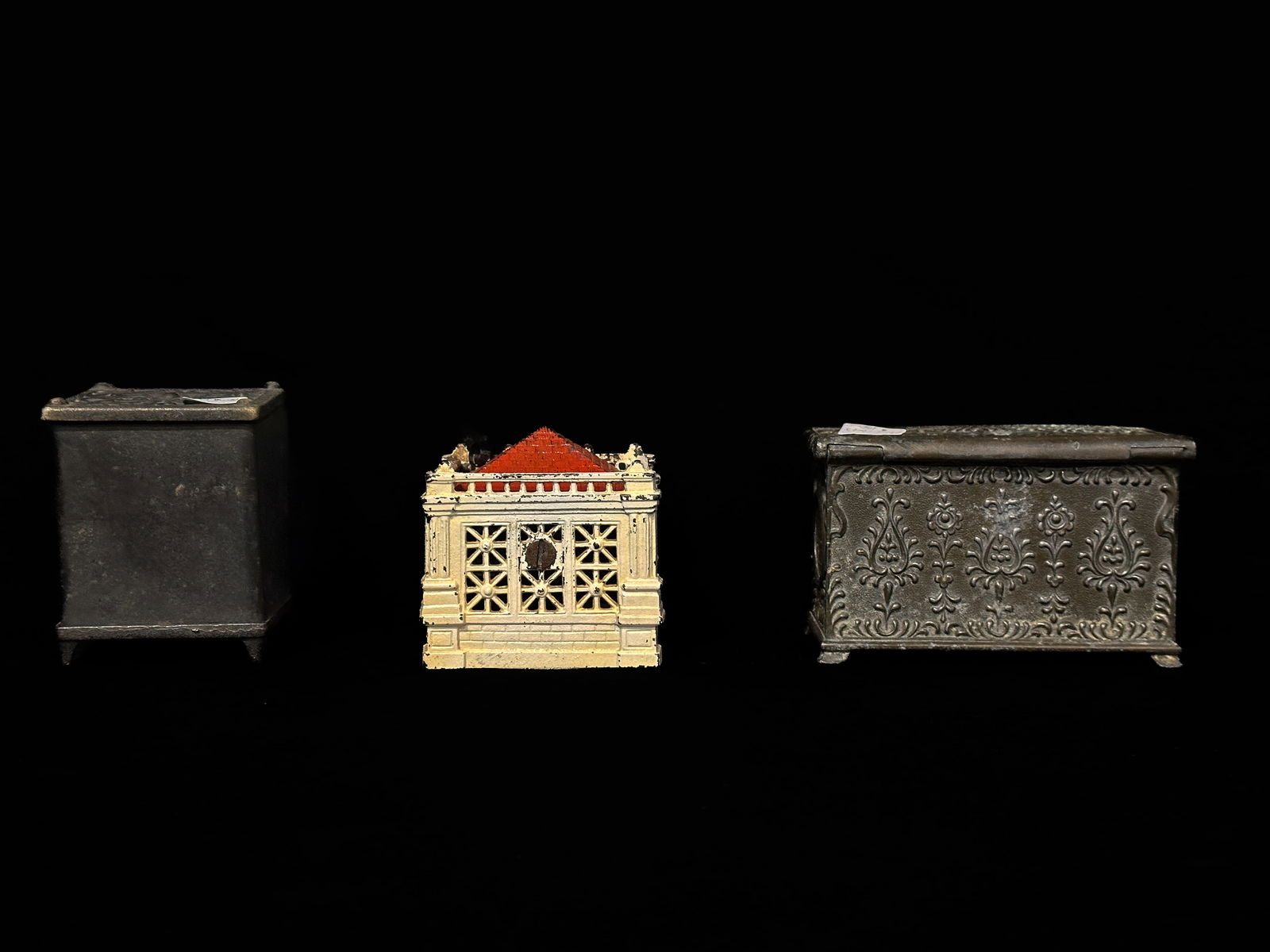 Cast Iron German bank White House bank and safe deposit bank (1 of 3)