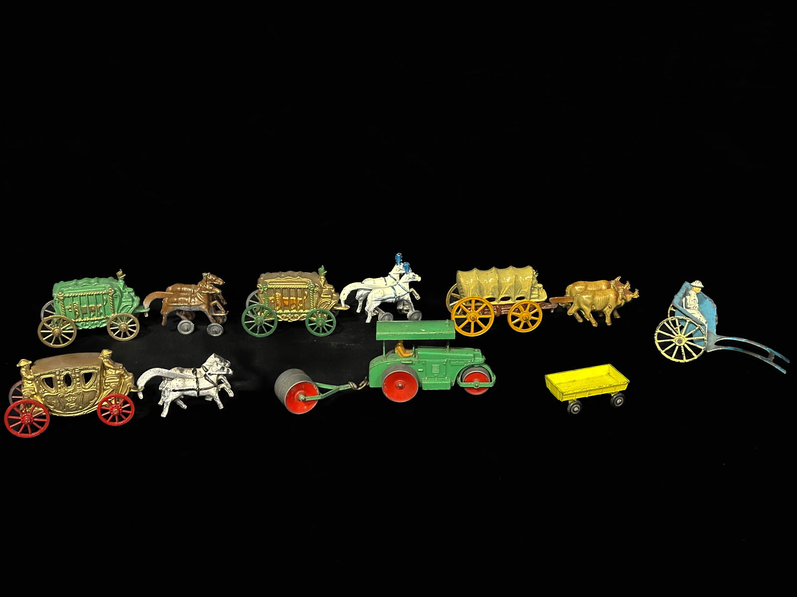 Dinky farm tractor Cast Iron circus metal horse carriage lion toy (1 of 2)