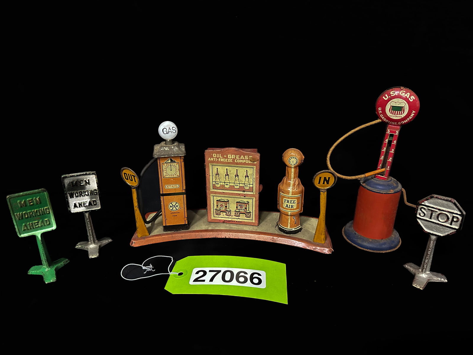 Marx Gas station pump US Gas pump Men working ahead stop sign toy (1 of 2)