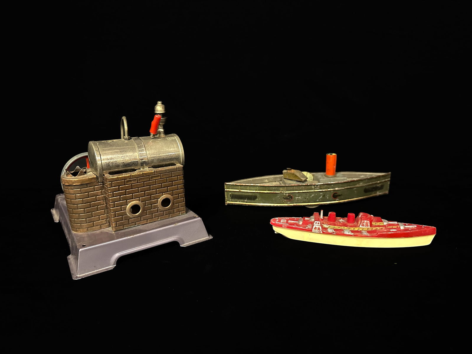 Wilesco D5 Stationary steam engine Thomas Toy battle ship Tin litho toy rolling battle ship (1 of 2)