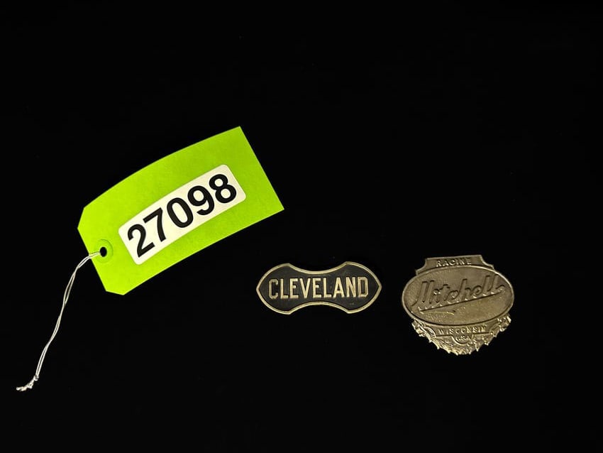 Mitchell Racine Wisconsin Cleveland Radiator emblem motor badge sign (1 of 2)