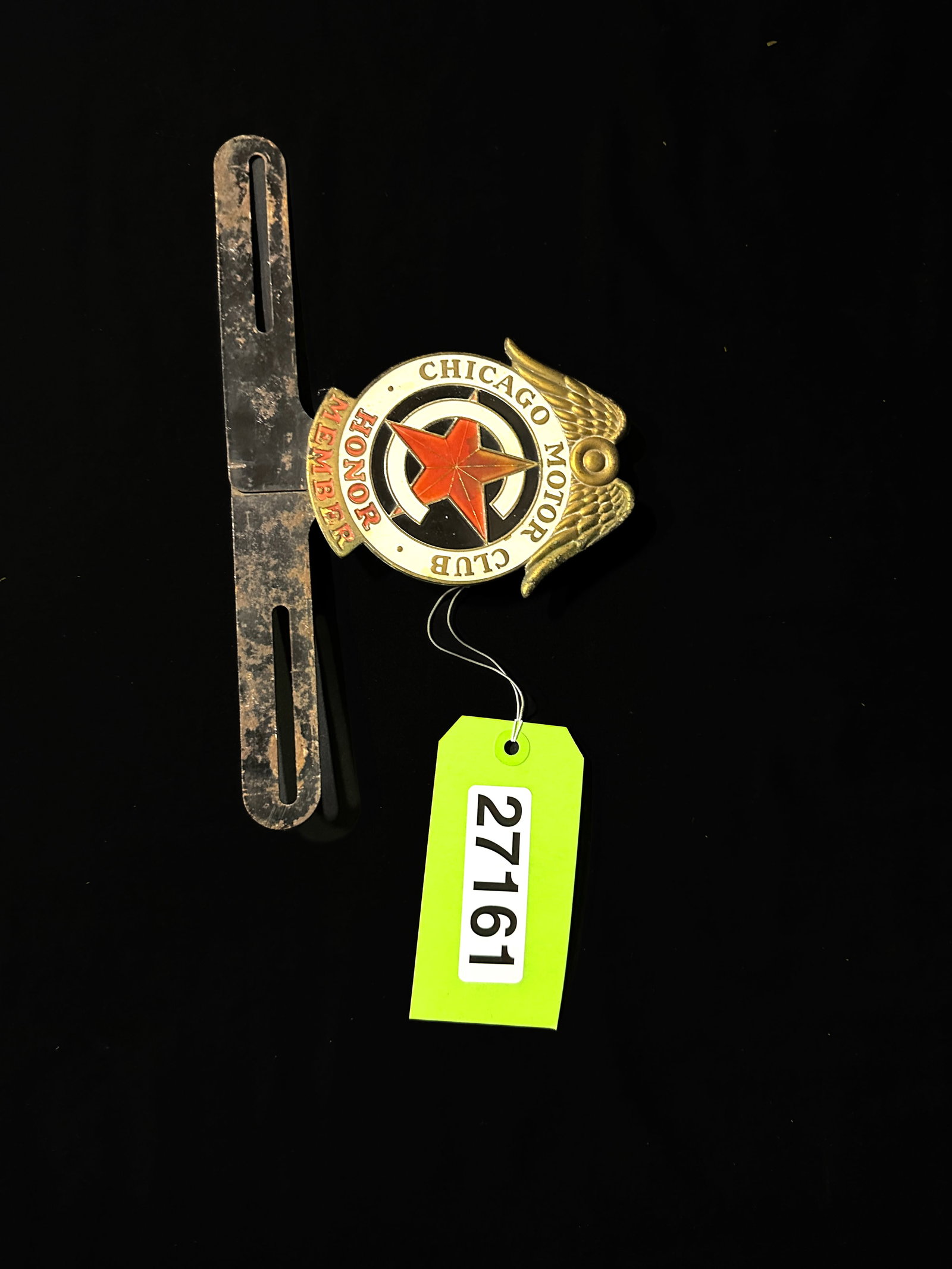 Chicago motor club honor member license plate topper: Chicago Motor Co honor member license plate topper. PLEASE NOTE, THERE IS ONLY ONE WAY TO PAY FOR ONLINE ITEMS IN THIS AUCTION WHICH IS THROUGH LIVE AUCTIONEERS. THIS IS THE MOST SECURE METHOD OF PAYM