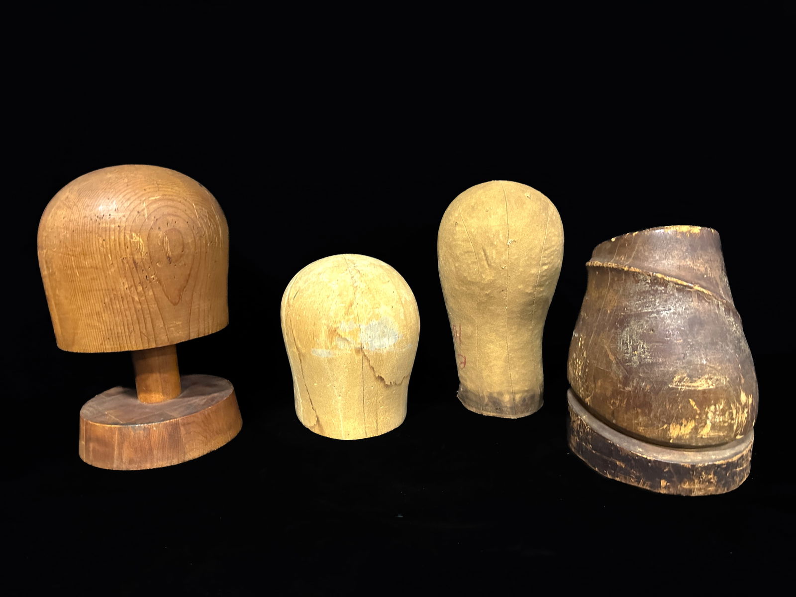 Hat block stands in multiple sizes (1 of 2)