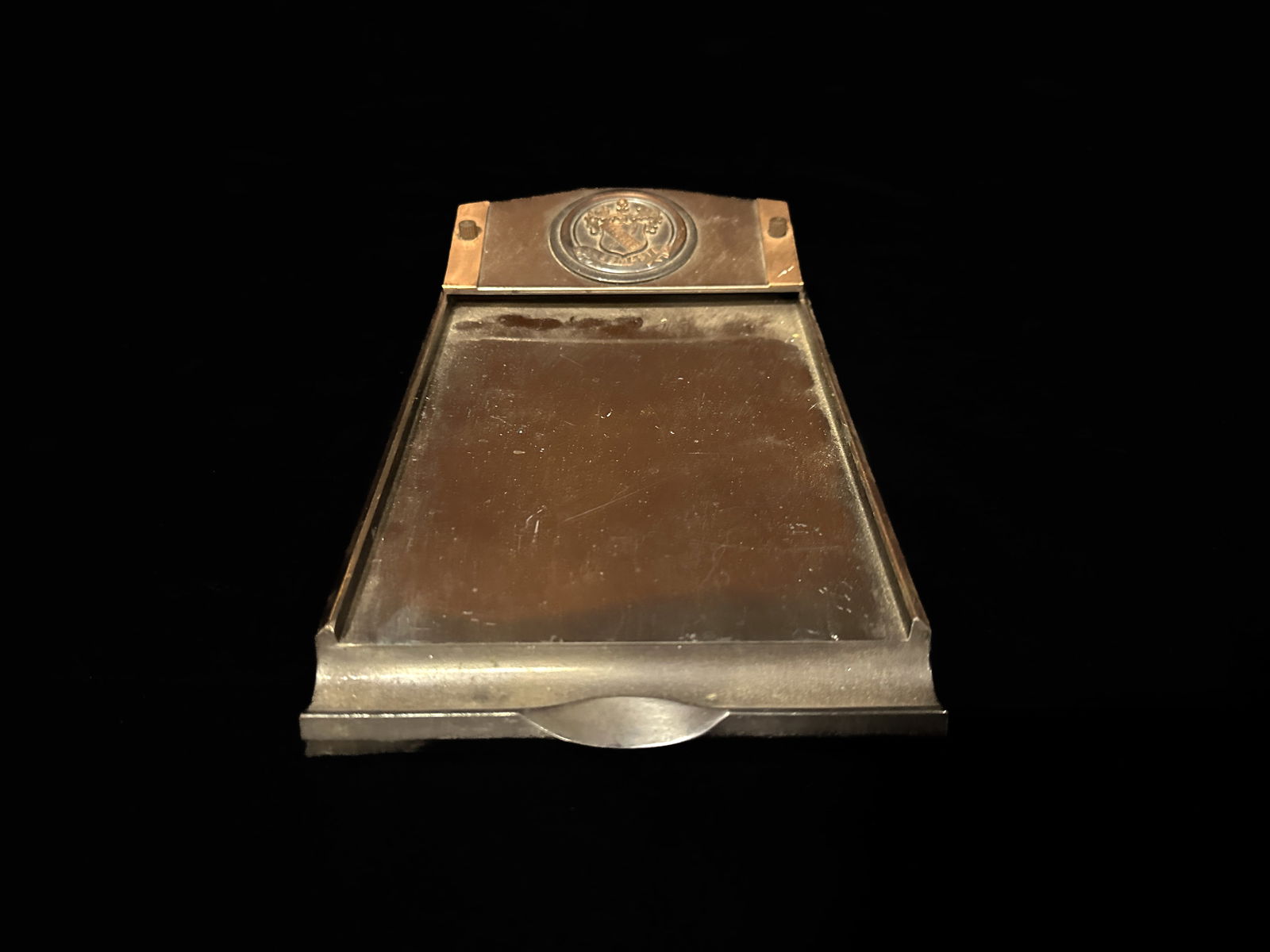 Sales master note taker believe to be copper: Believe to be copper sales master note taker pad. PLEASE NOTE, THERE IS ONLY ONE WAY TO PAY FOR ONLINE ITEMS IN THIS AUCTION WHICH IS THROUGH LIVE AUCTIONEERS. THIS IS THE MOST SECURE METHOD OF PAYMEN