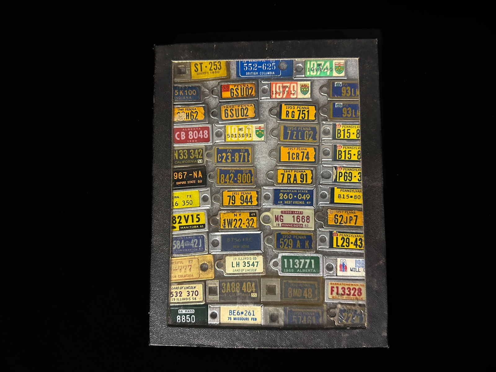 Pennsylvania Ontario California Missouri Minnesota Alberta Indiana 1950?s 1960?s key chains (1 of 3)