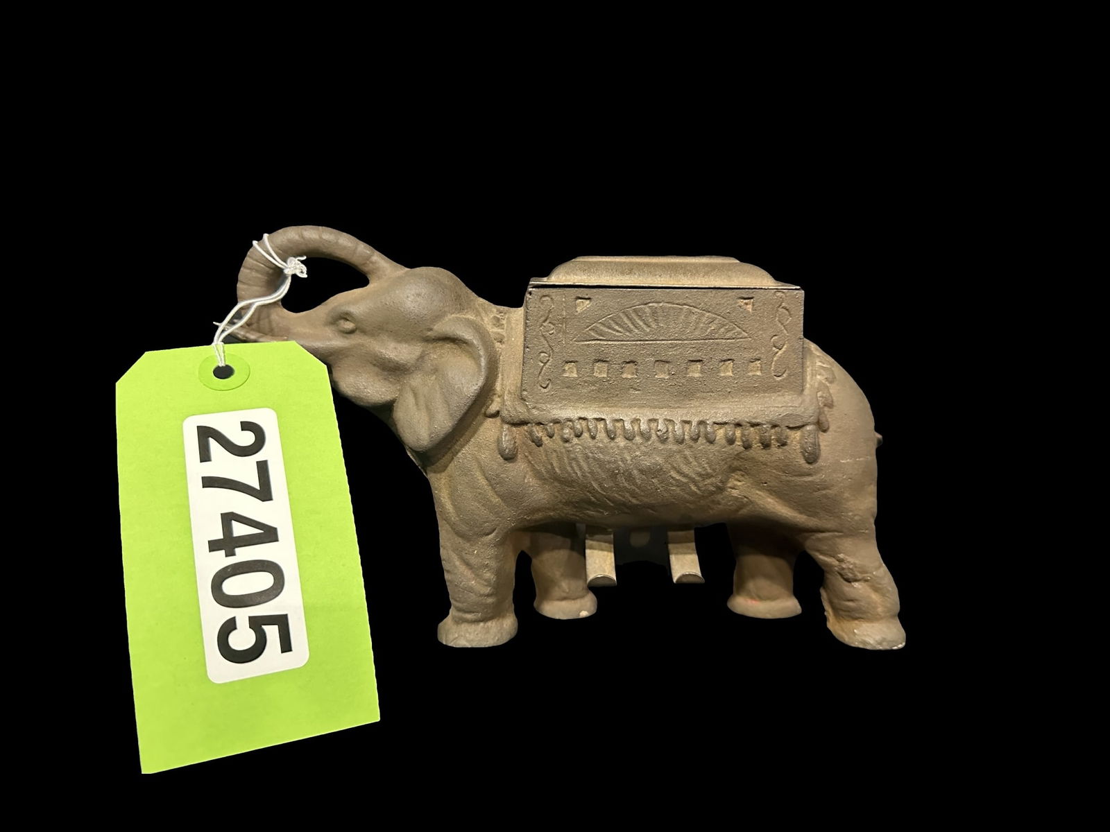 1920s Cast iron elephant mechanical cigarette dispenser (1 of 3)