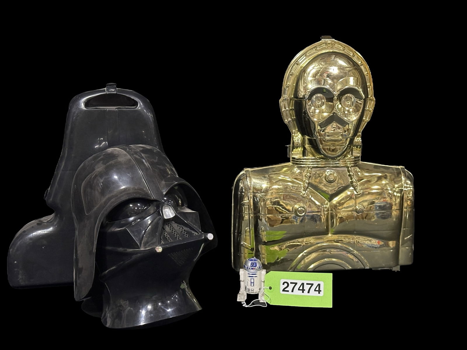 Kenner Star Wars accessory storage chambers with Darth Vader mask (1 of 3)