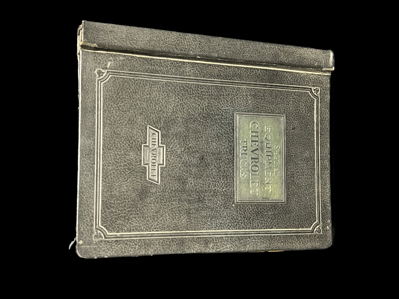 1929 1930 Chevrolet Truck dealer sales promo manual: Dealer promo sales book in good condition, no water damage. PLEASE NOTE, THERE IS ONLY ONE WAY TO PAY FOR ONLINE ITEMS IN THIS AUCTION WHICH IS THROUGH LIVE AUCTIONEERS. THIS IS THE MOST SECURE METHOD