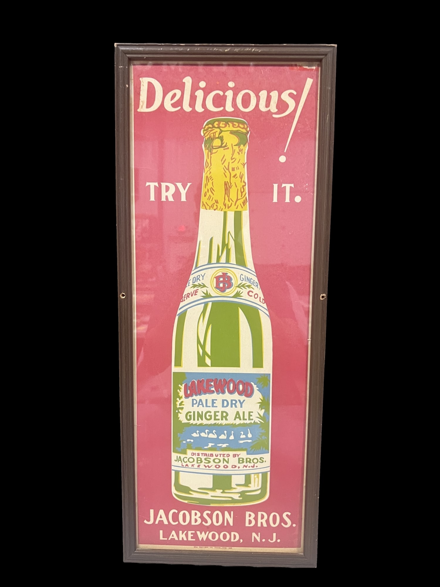 Lakewood Pale dry ginger ale soda sign: Great graphics. We cannot always confirm if framed items are paper or cardboard without removing them. Consigner will not allow that. We make our best guess as to the material enclosed. 10" H x 25" W.