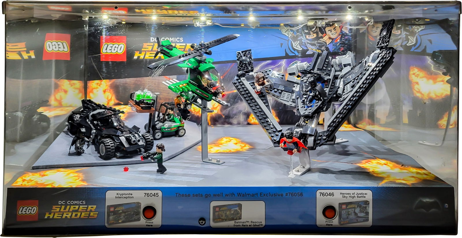 Lego DC Comics Super Heroes Lighted Store Display (1 of 10)