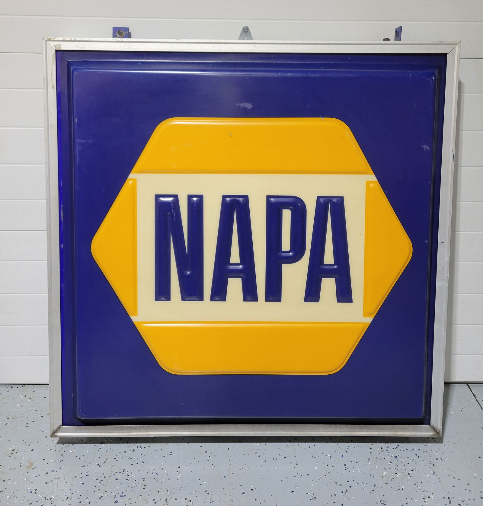 Napa Dealership Sign (1 of 2)
