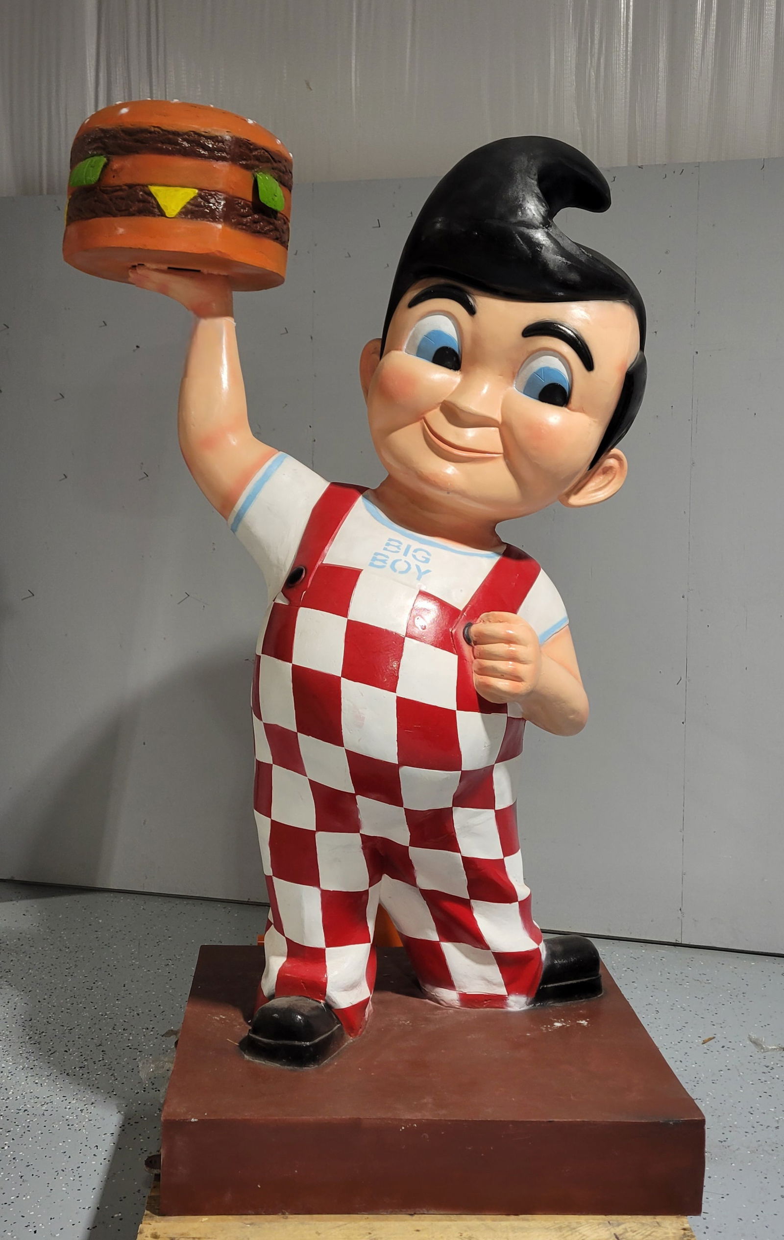 Large Bob's Big Boy Statue (1 of 2)