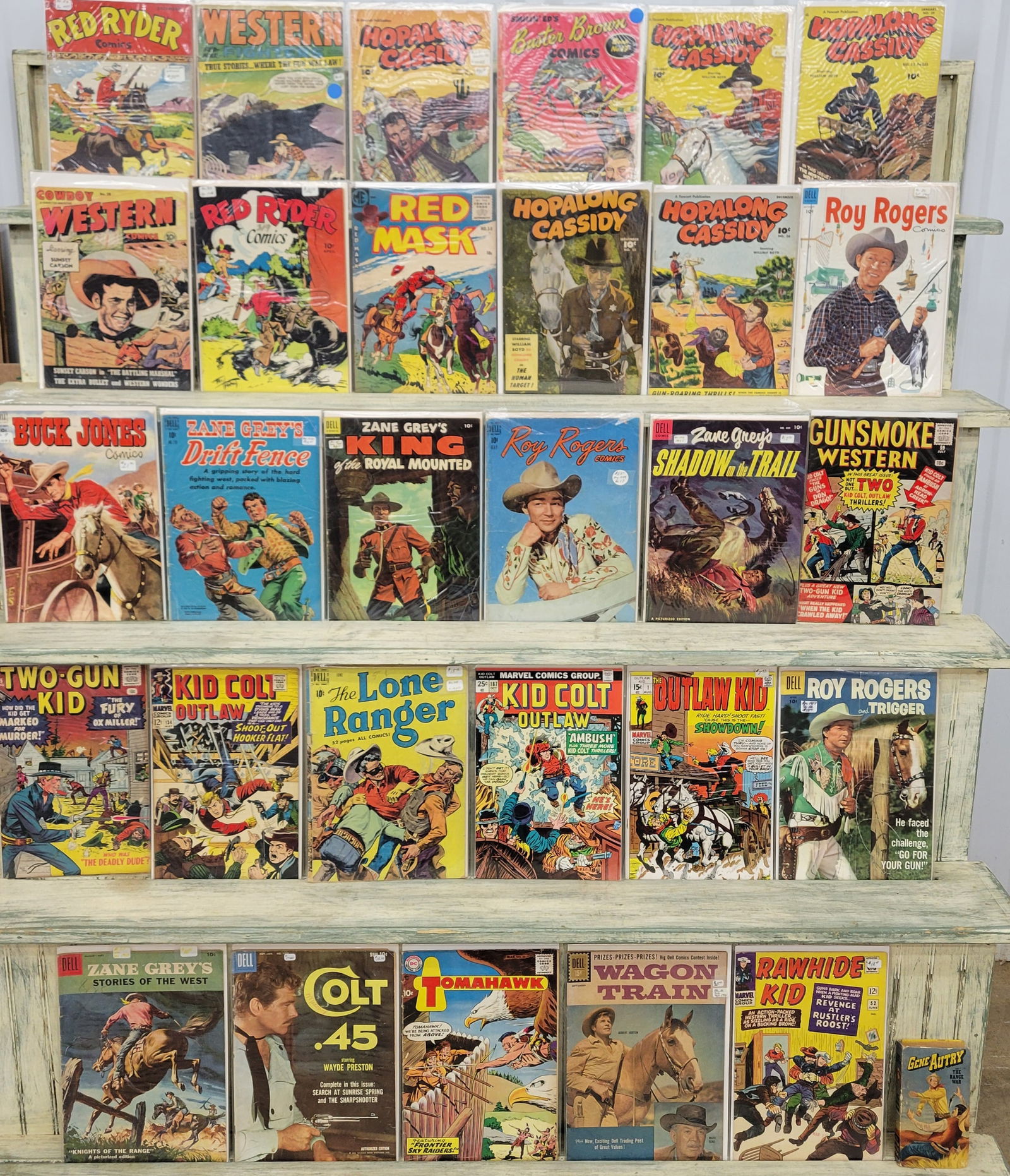 Collection of Golden and Silver Age Western Comic Books: This is an excellent collection of western comic books with 28 comic books being from the Golden and Silver age, one comic from the bronze age and a Gene Autry Little Big Book from the Golden age. The