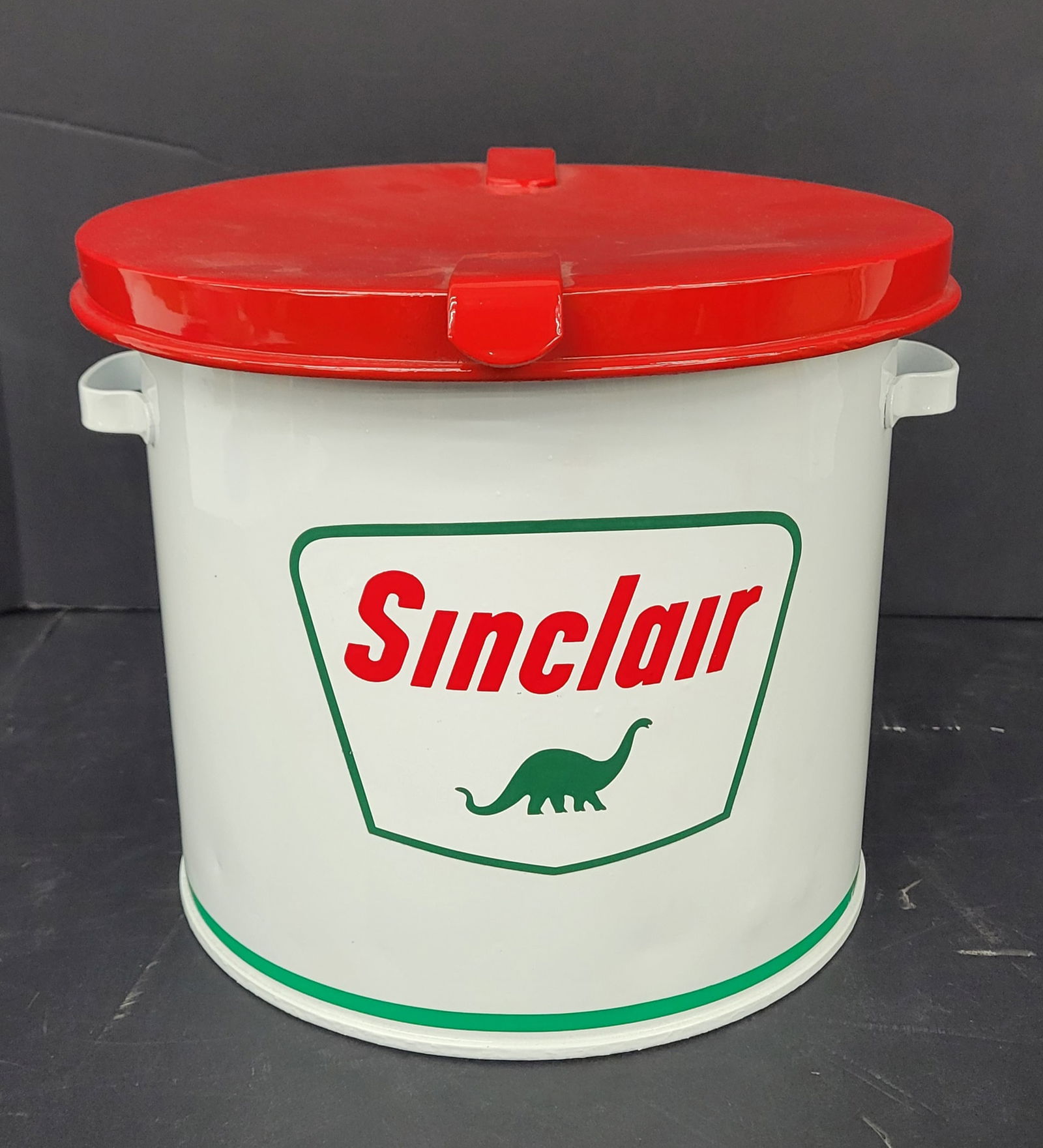 Small Restored Sinclair Service Station Rag Can (1 of 2)