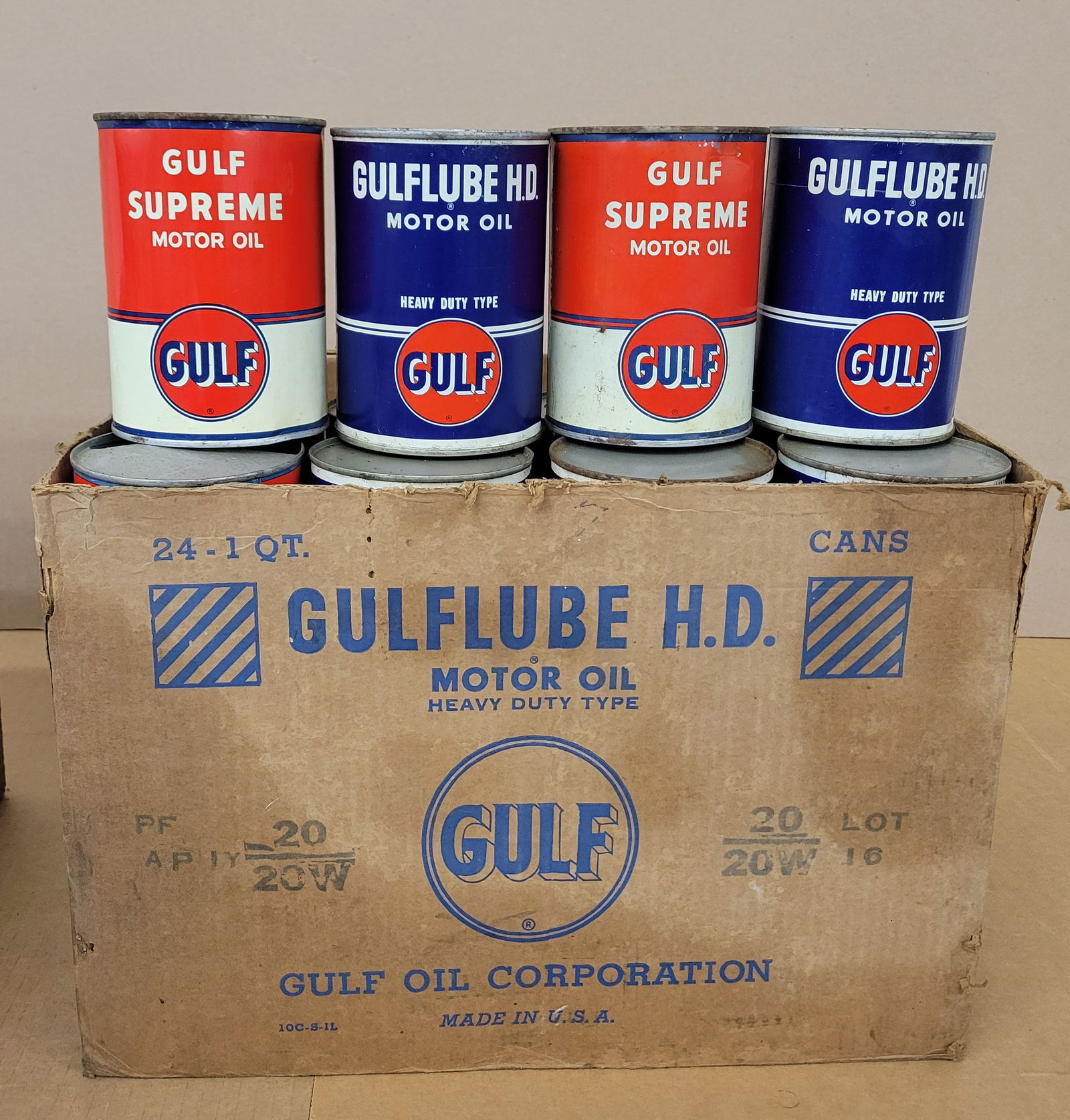 Gulflube and Gulf Supreme Motor Oil Cans (1 of 3)