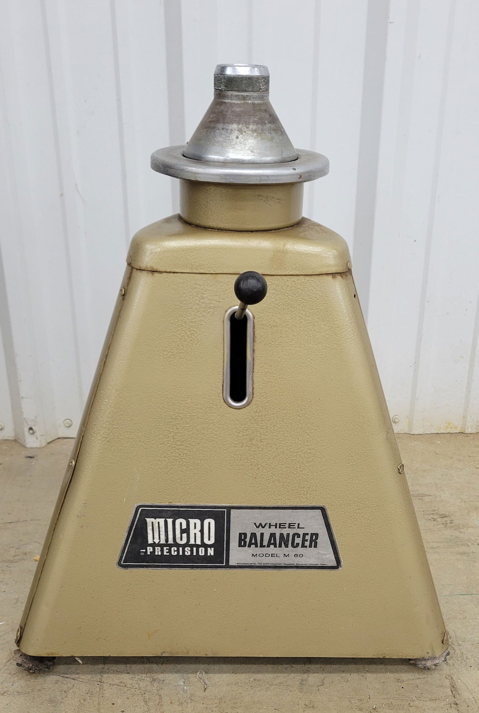 Micro Precision Wheel Balancer (1 of 3)