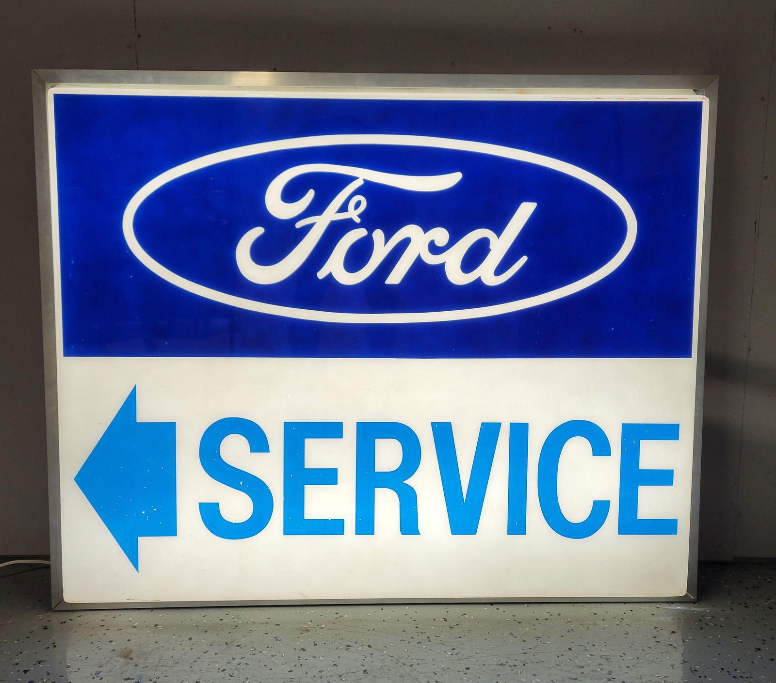 Ford Service Light Up Sign (1 of 4)