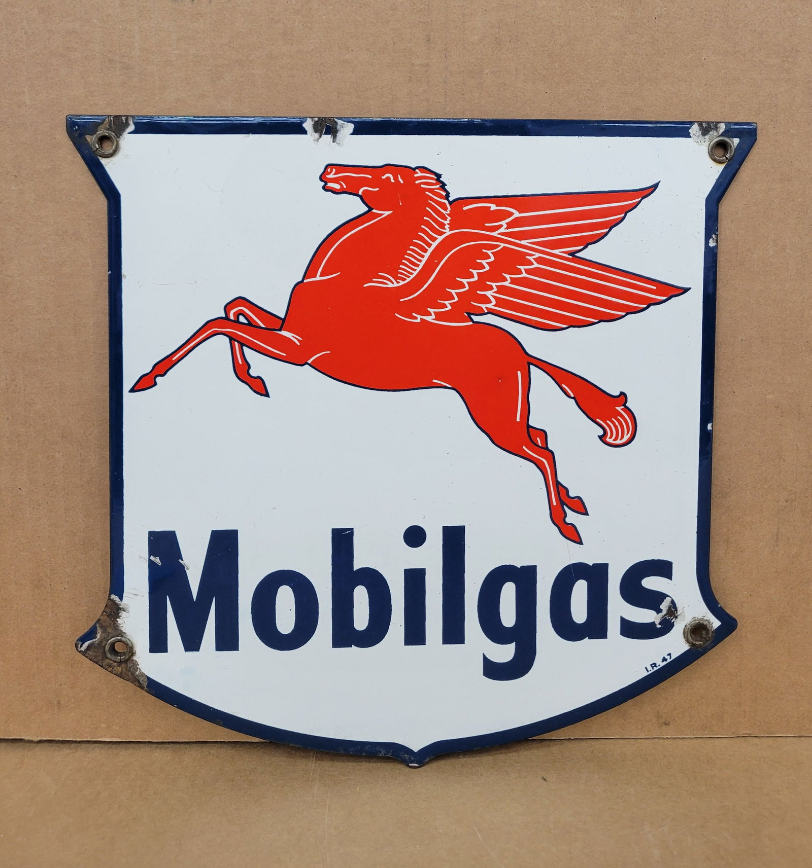 Mobilgas Pegasus Porcelain Pump Plate Sign (1 of 2)